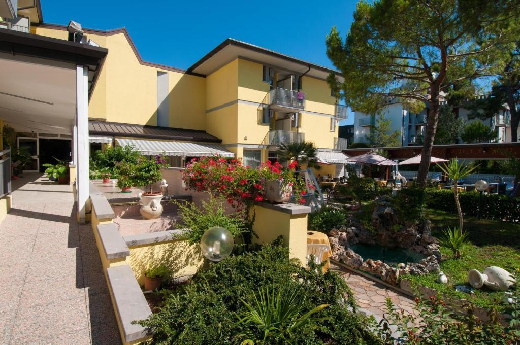 Hotel Ai Pini Grado Buitenkant foto